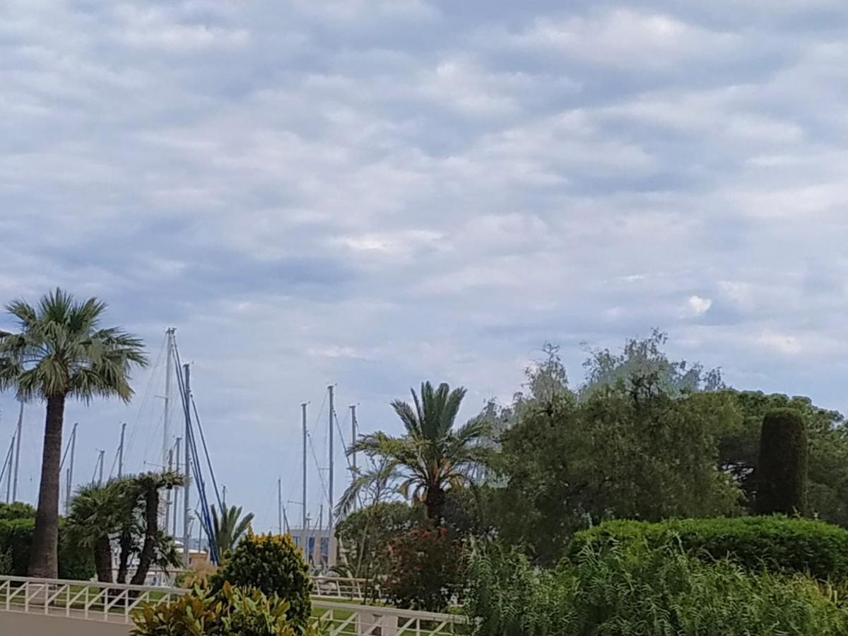 Studio Rez De Jardin Marina Baie Des Anges Villeneuve-Loubet Exterior photo